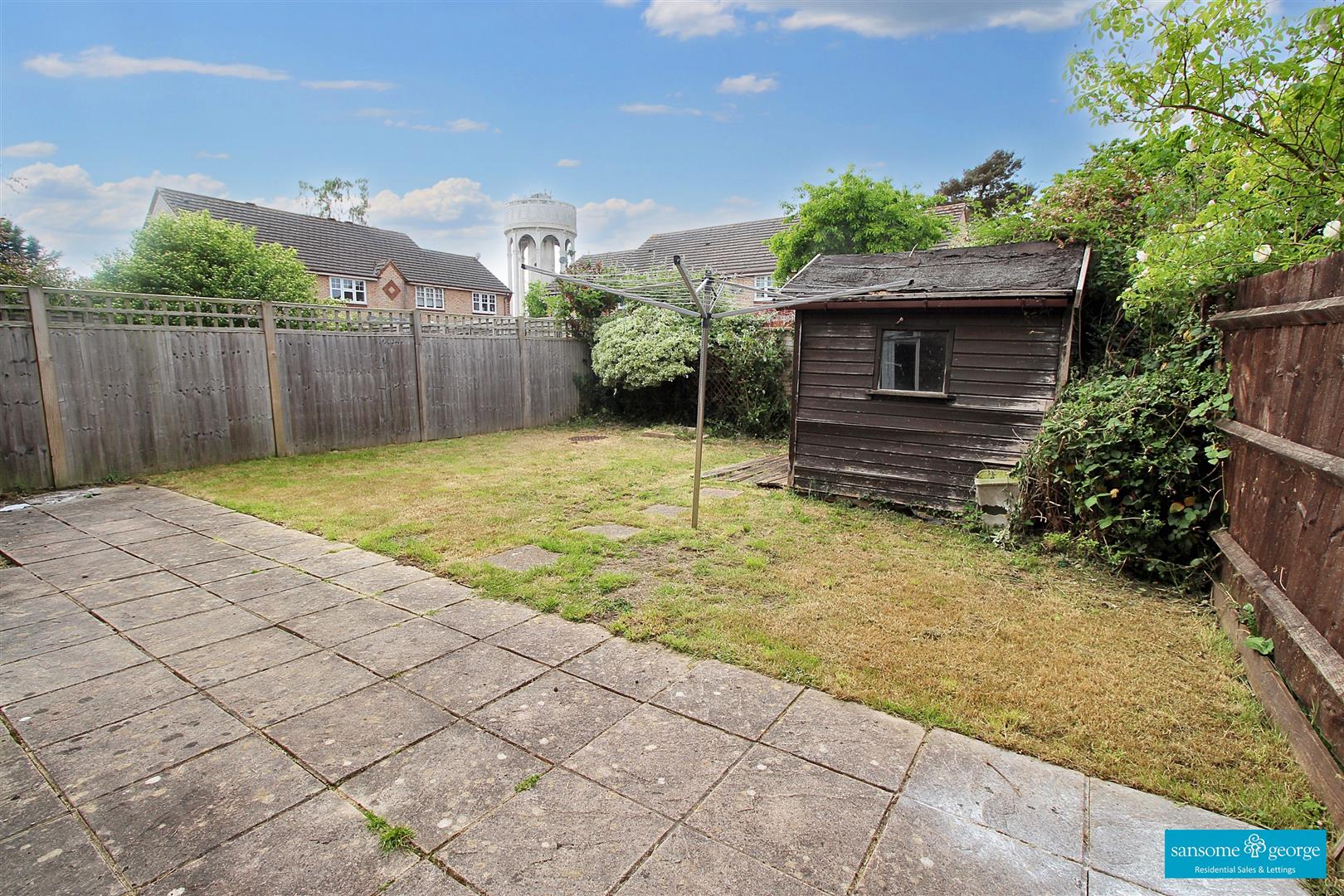 4 bed property in Manor Park Close, Reading